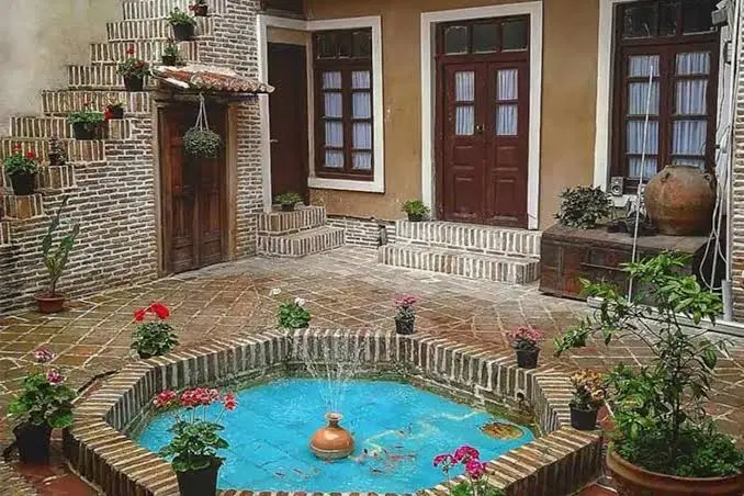 خانه کلنگی کنار کمربندی