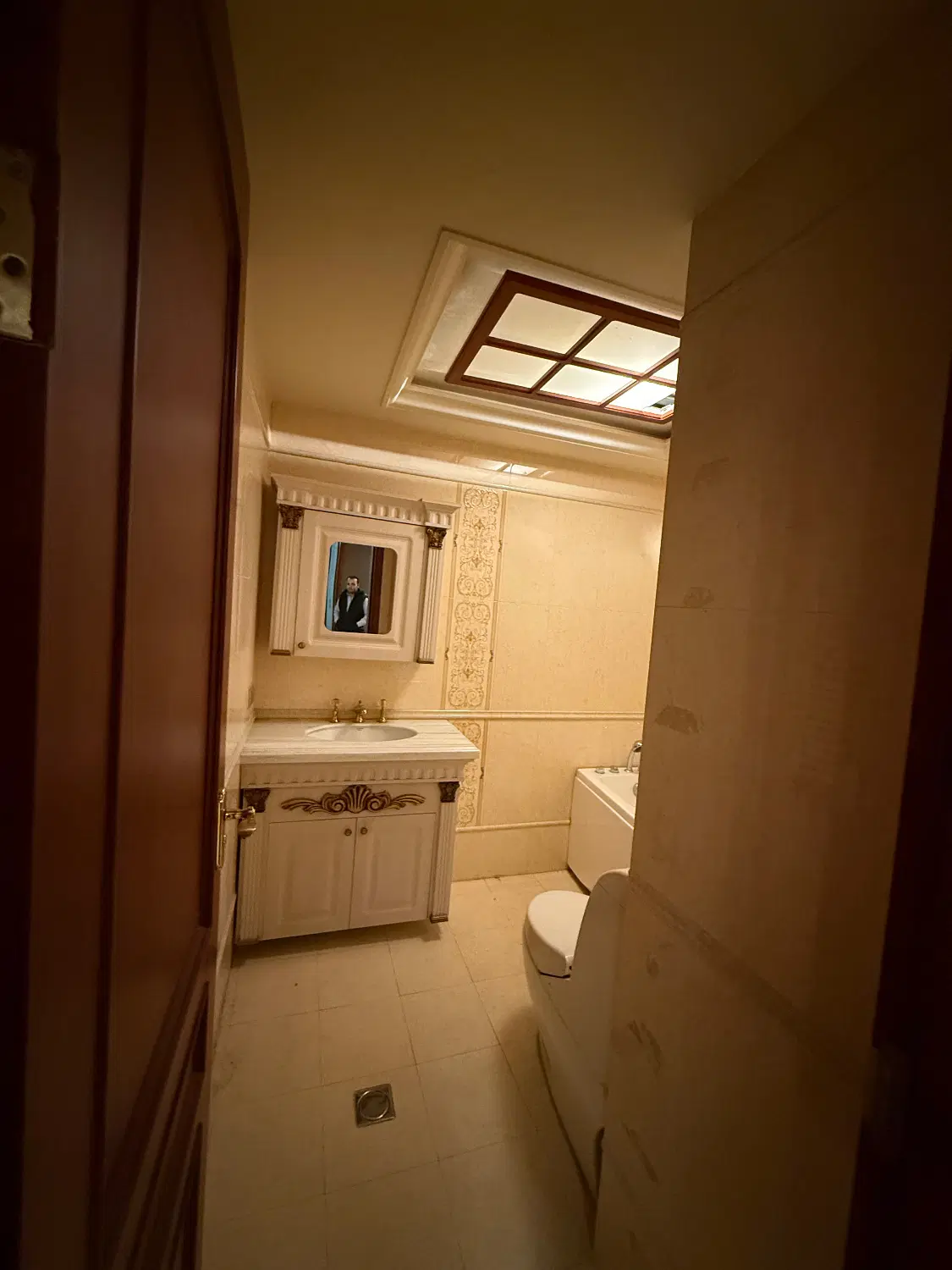 آپارتمان ۲۴۰ متری تاپ لوکیشن کامرانیه