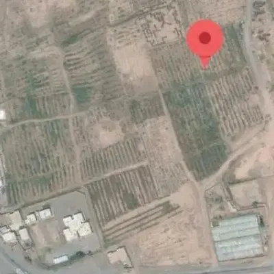 زمین نوش اباد پشت پمپ بنزین