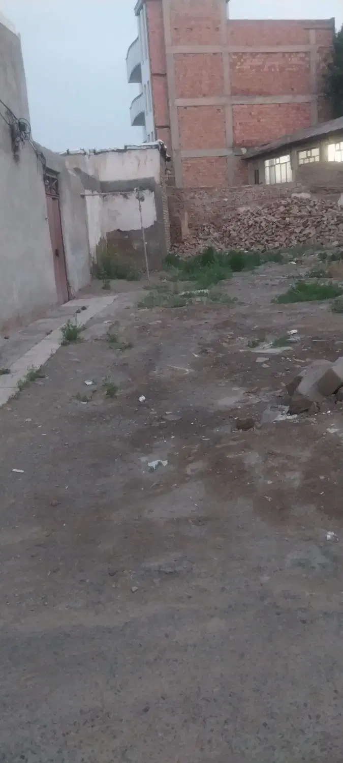 زمین مسکونی بالاتراز پل امیر کبیر .