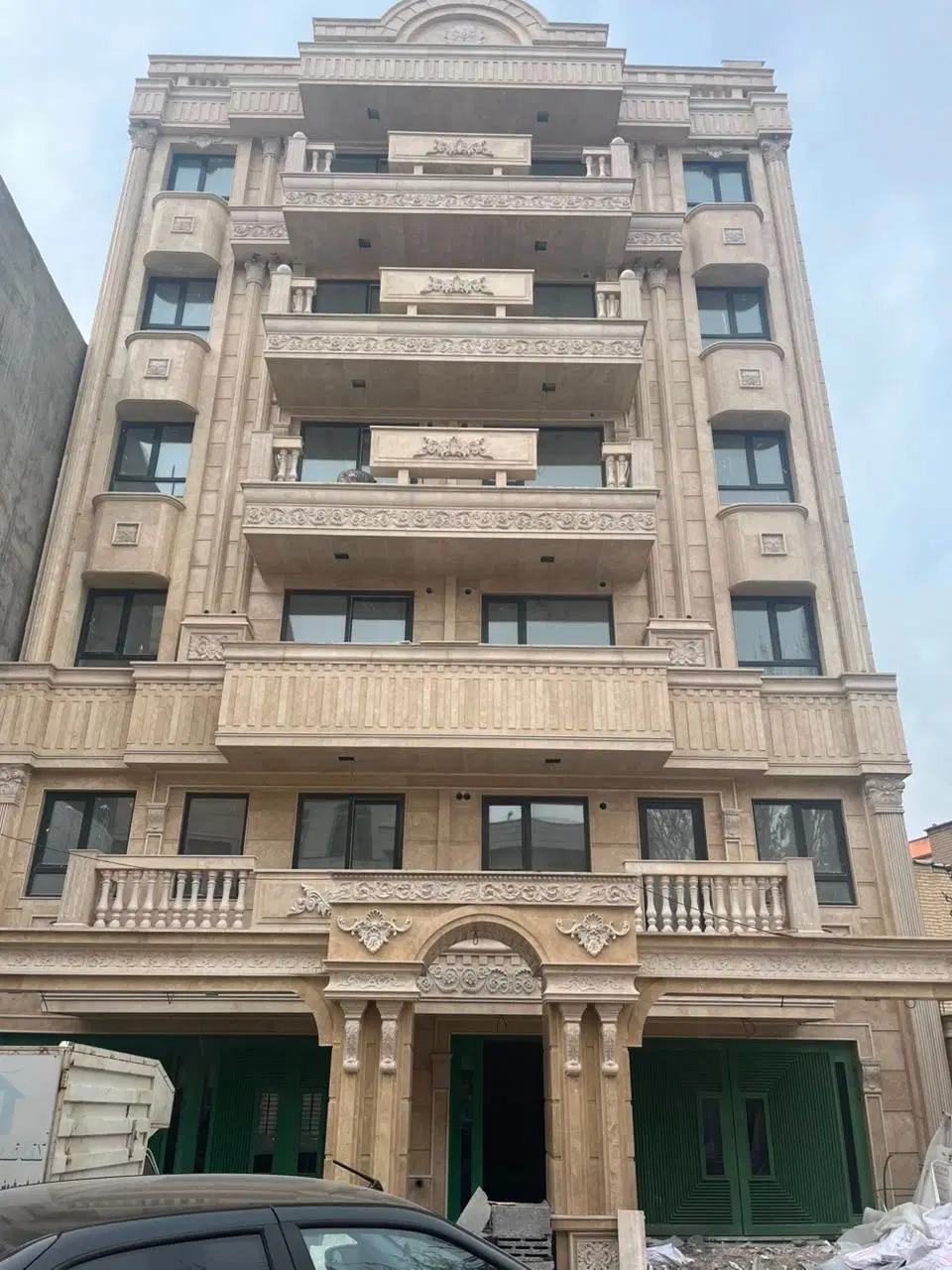 ۶۰۰ متر زمین در قلب آزادی