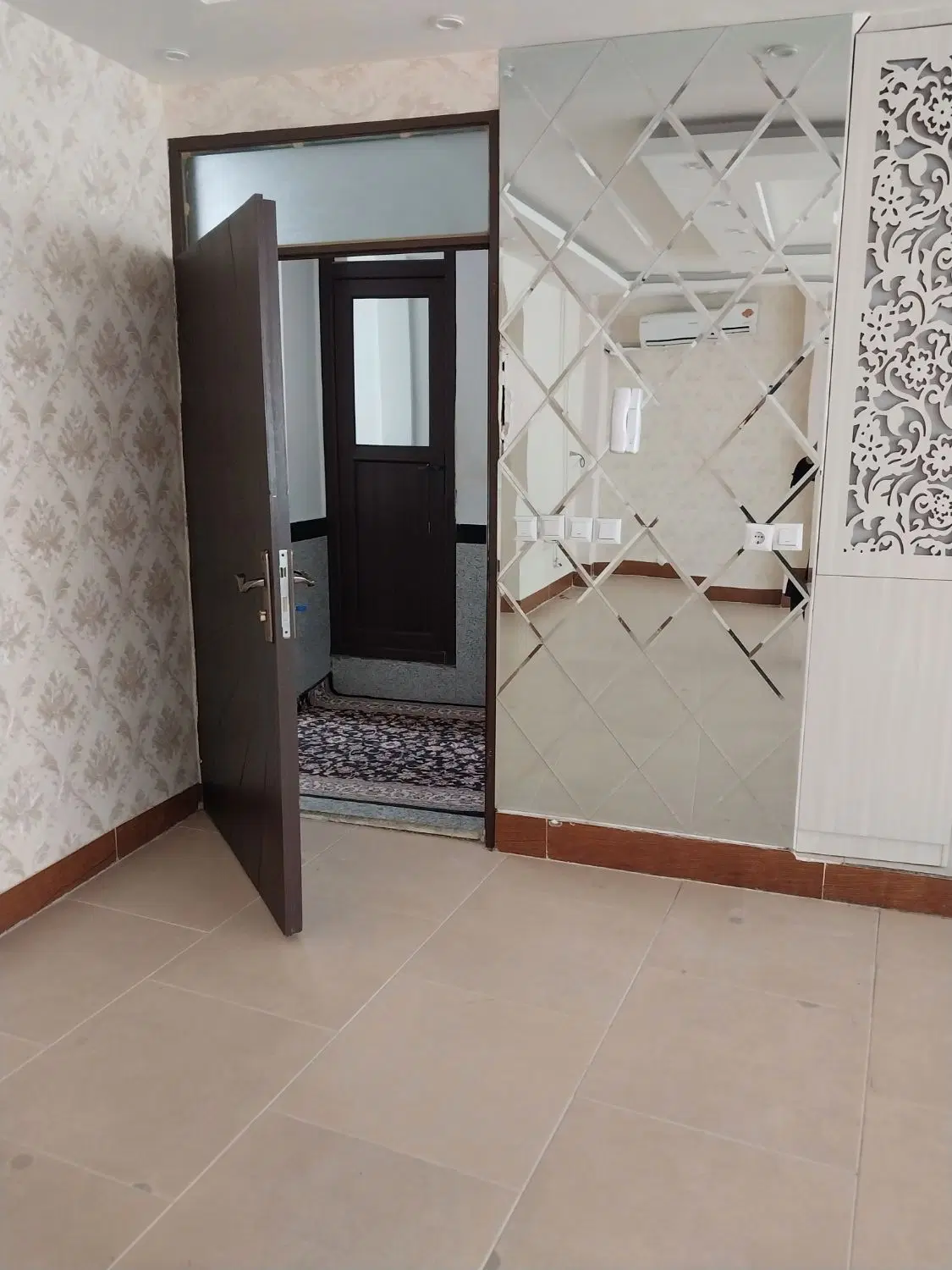 خانه دوطبقه مسکونی تجاری