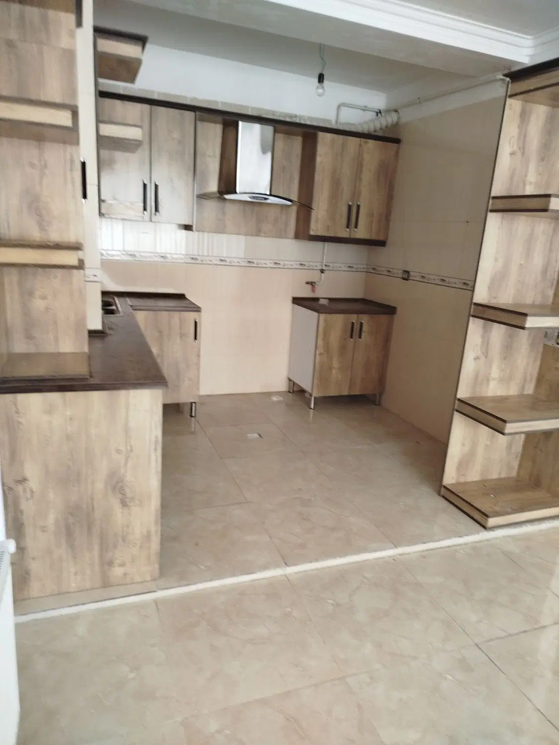 رهن و اجاره آپارتمان ۶۵ متری شهرک صدرا