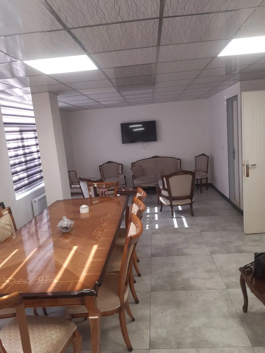 ۱۲۳متر دفترکار تقاطع کارگر و بلوارکشاورز  فول