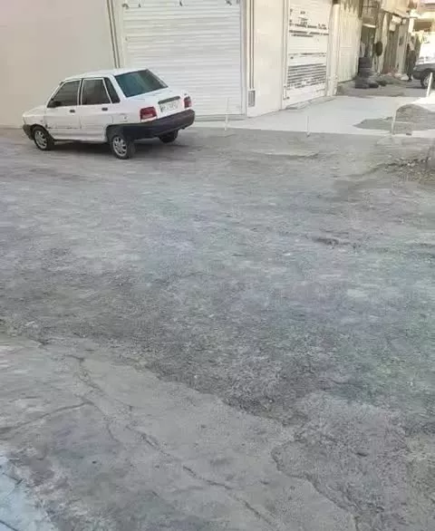 یک باب مغازه نبش طالقانی ۵۱