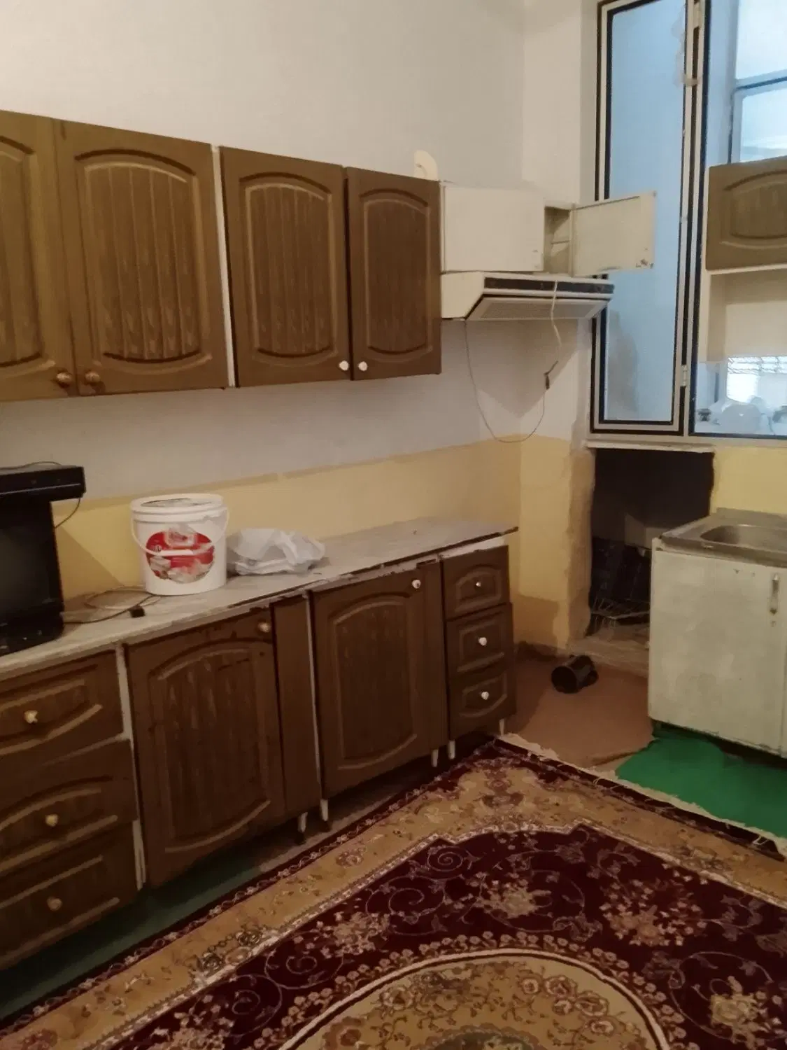 حیاط اجاره ای