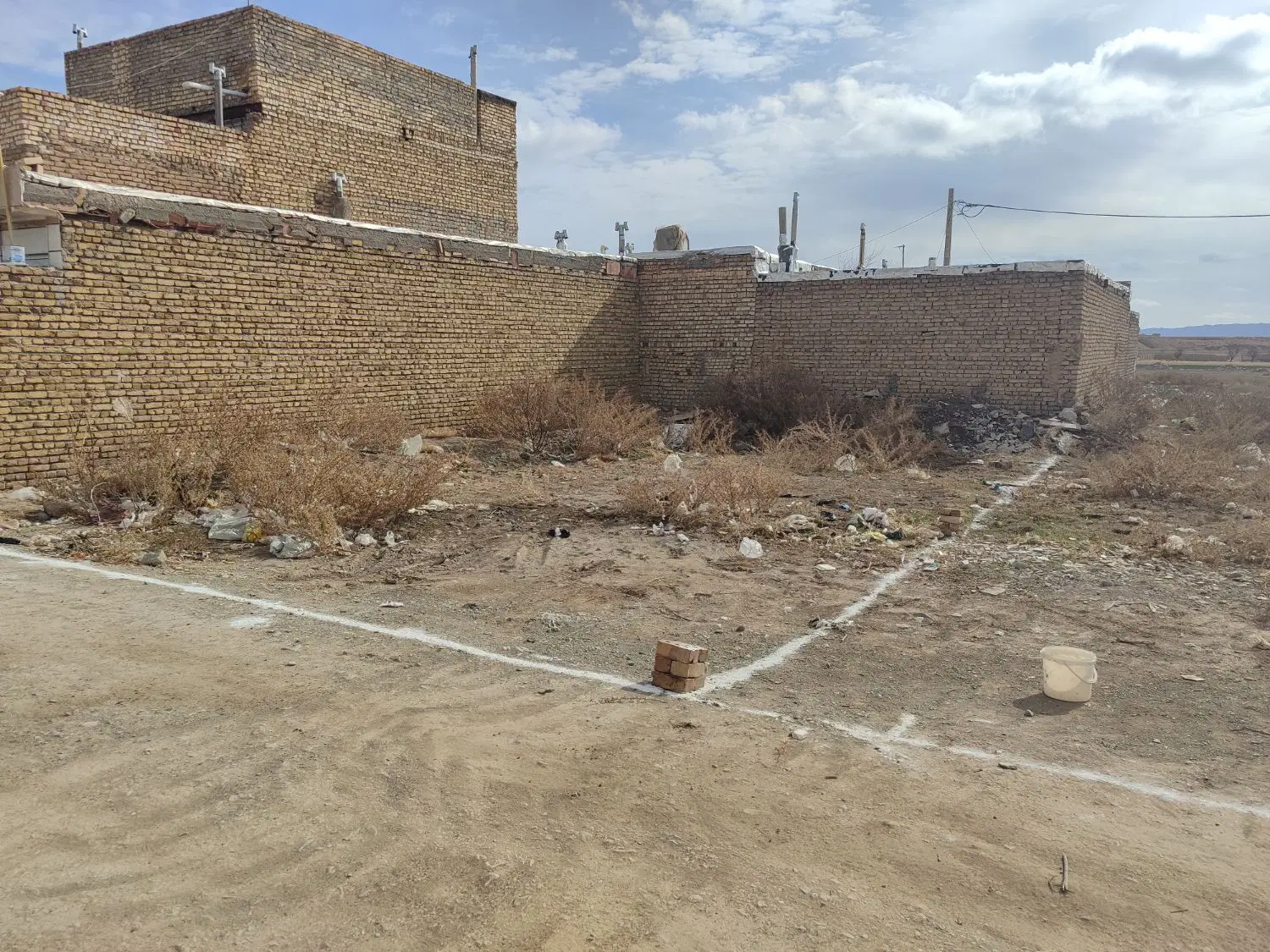 زمین فروشی