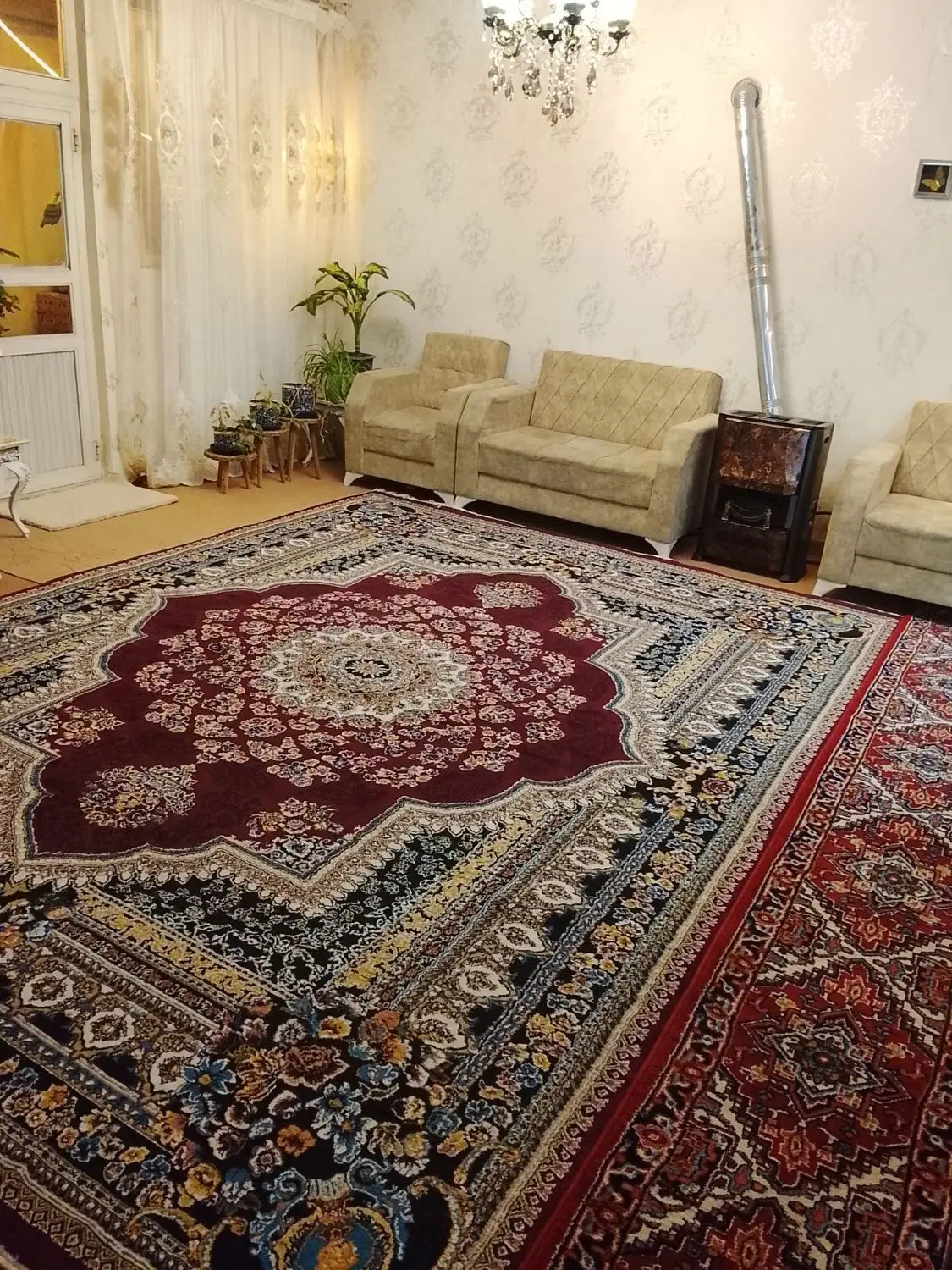حیاط ویلای الوارسفلی