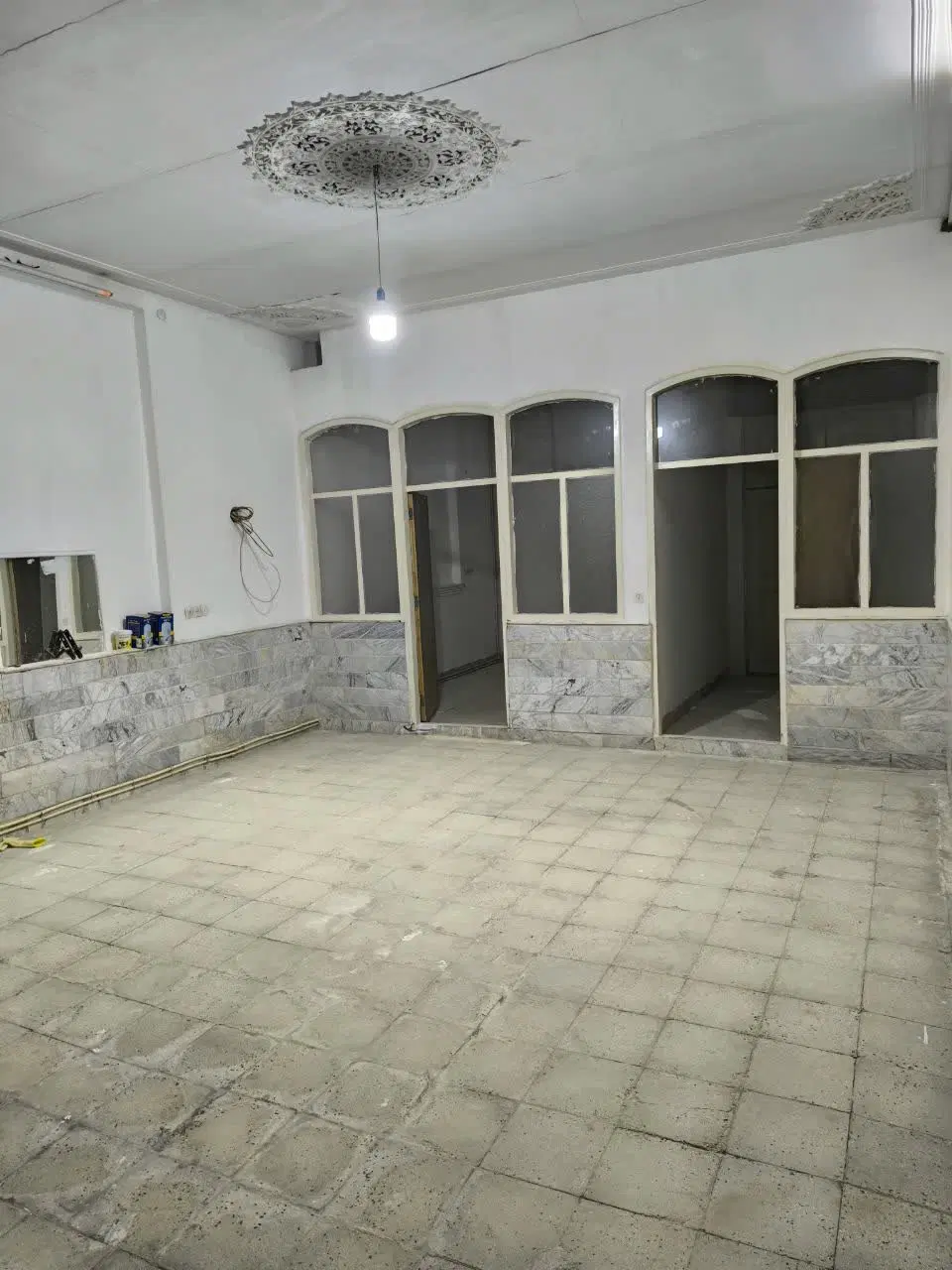 زیرزمین ۱۳۰ متر دو خواب
