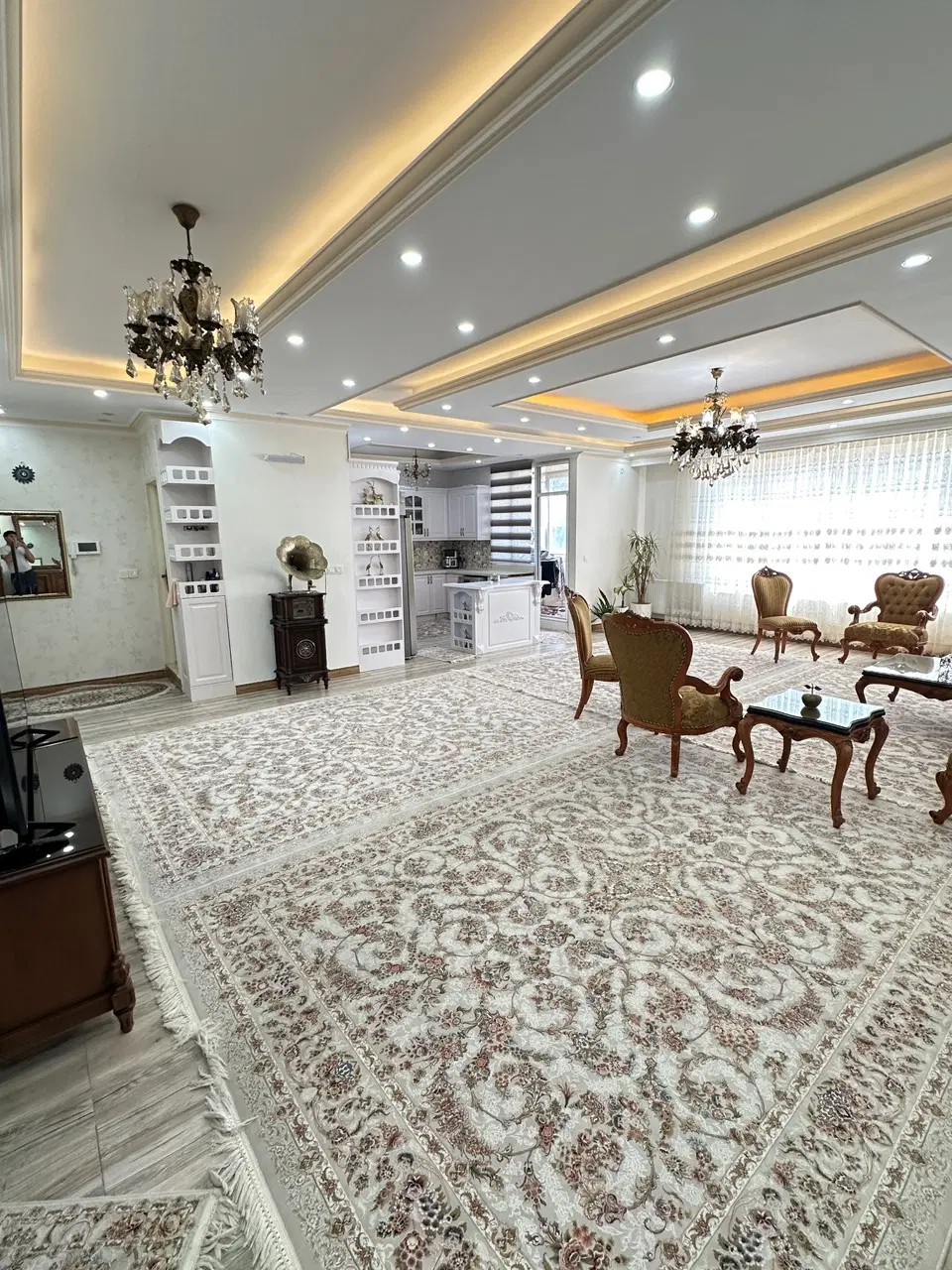 آپارتمان مسکونی ۱۳۰ متری تک واحدی