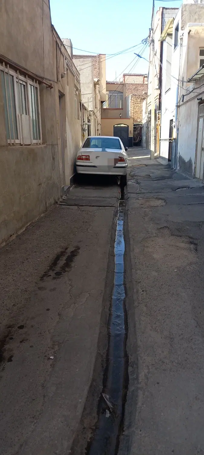 حیاط ۶۵ متری در طالقانی