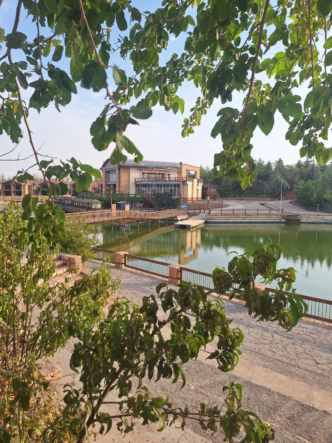 93متر اردیبهشت با امکانات