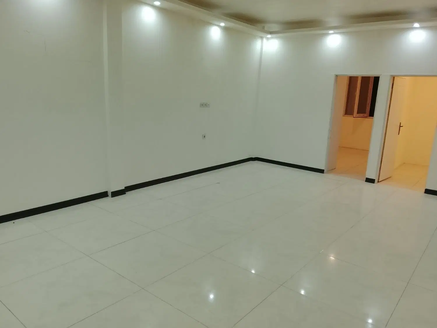 آپارتمان ۹۰ متری شیک