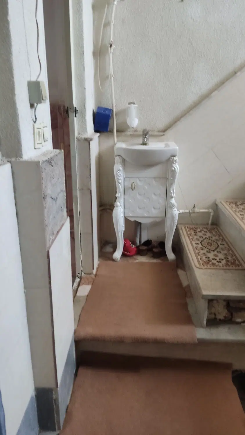 خانه 70متری  پشت اداره کار