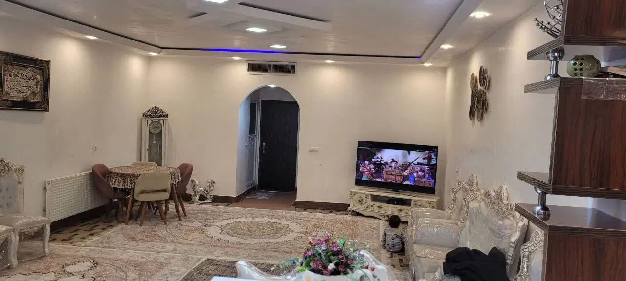 آپارتمان دو خواب انقلاب