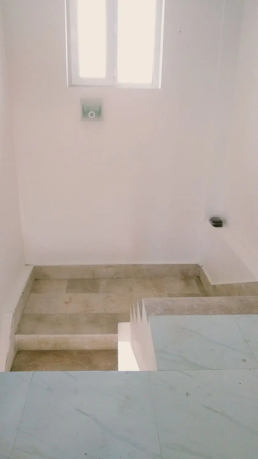 ساختمان ۱۳۰متر دوبلکس براسفالت ۱۲متری گوی تپه