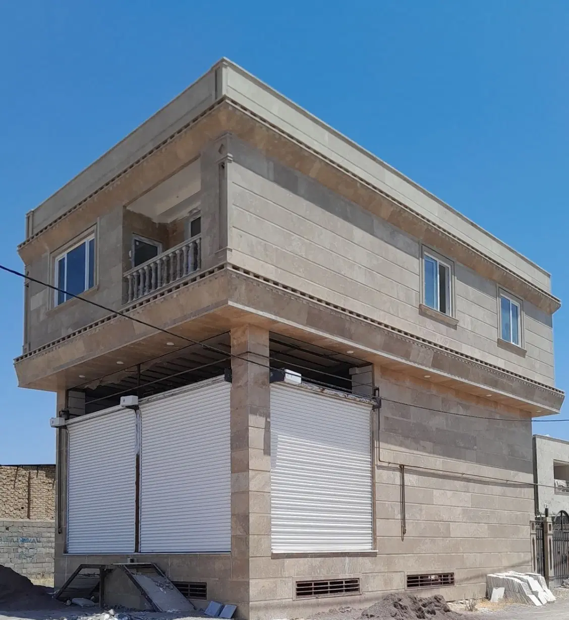 ۳۳۵ متر نوساز، در منطقه ویلایی همت آباد