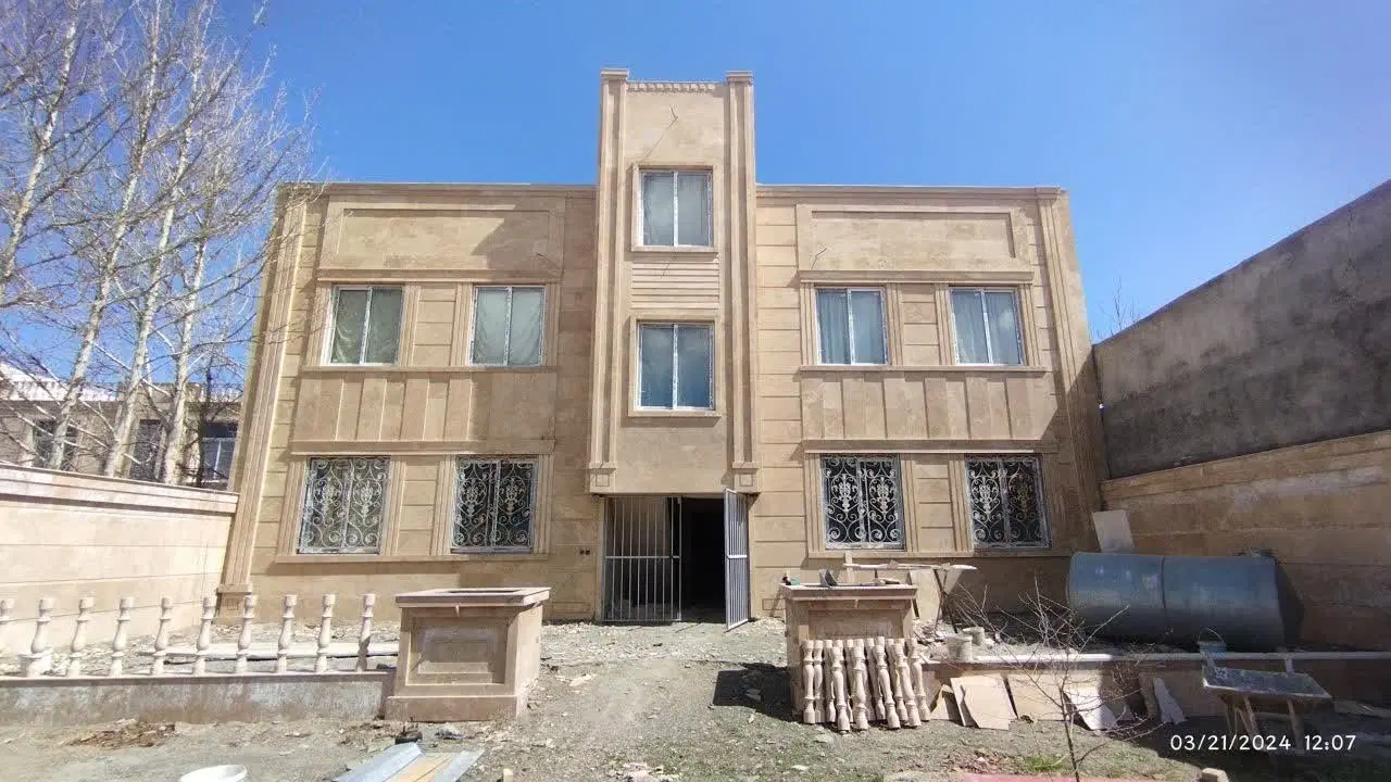 ملک فروشی در منزل آباد