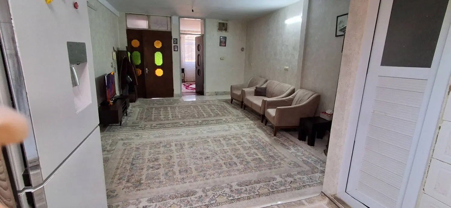 تک واحدی انتهای خیابان ملکی