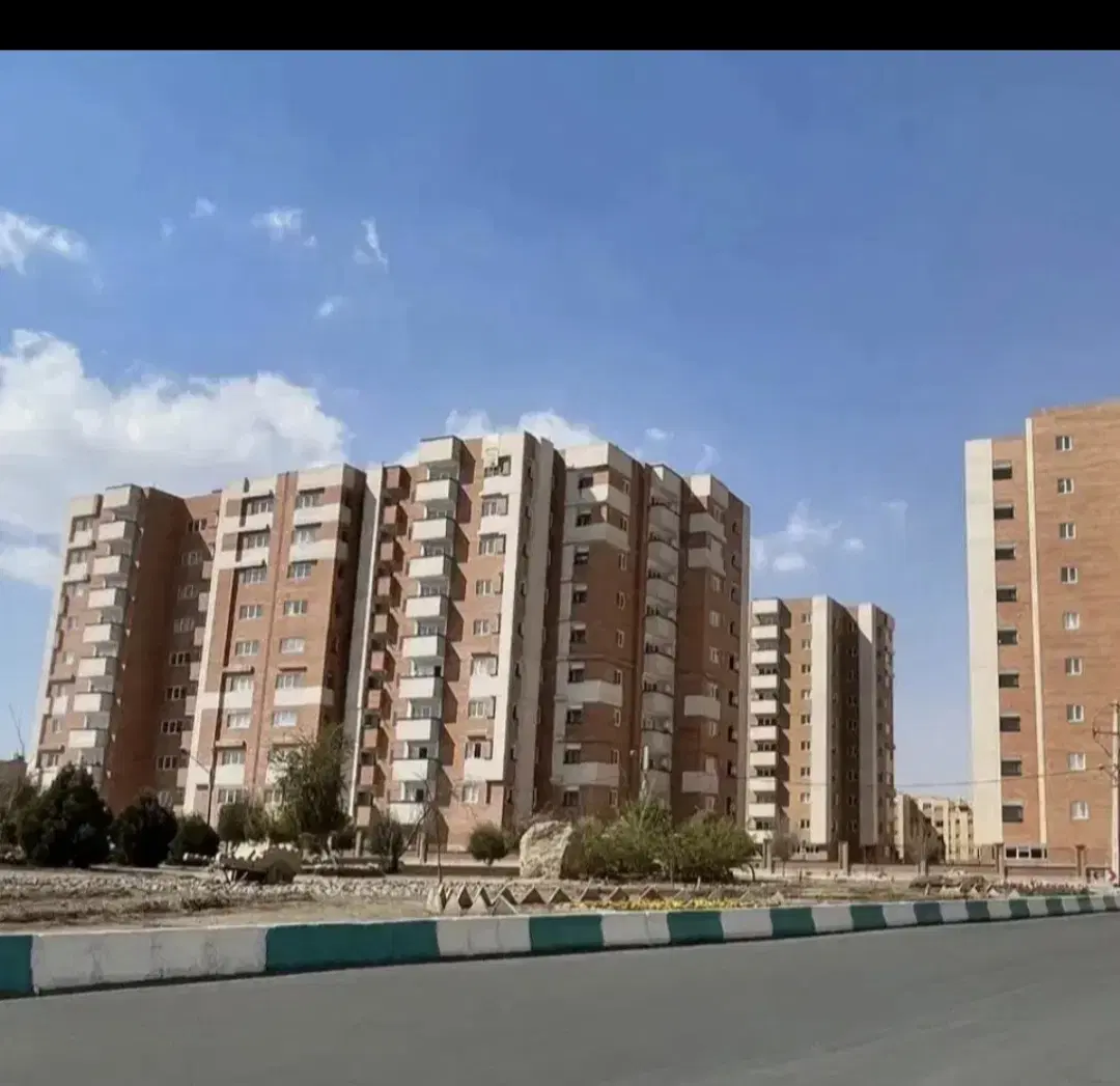 آپارتمان اندیشه فاز ۲ آزادشهر