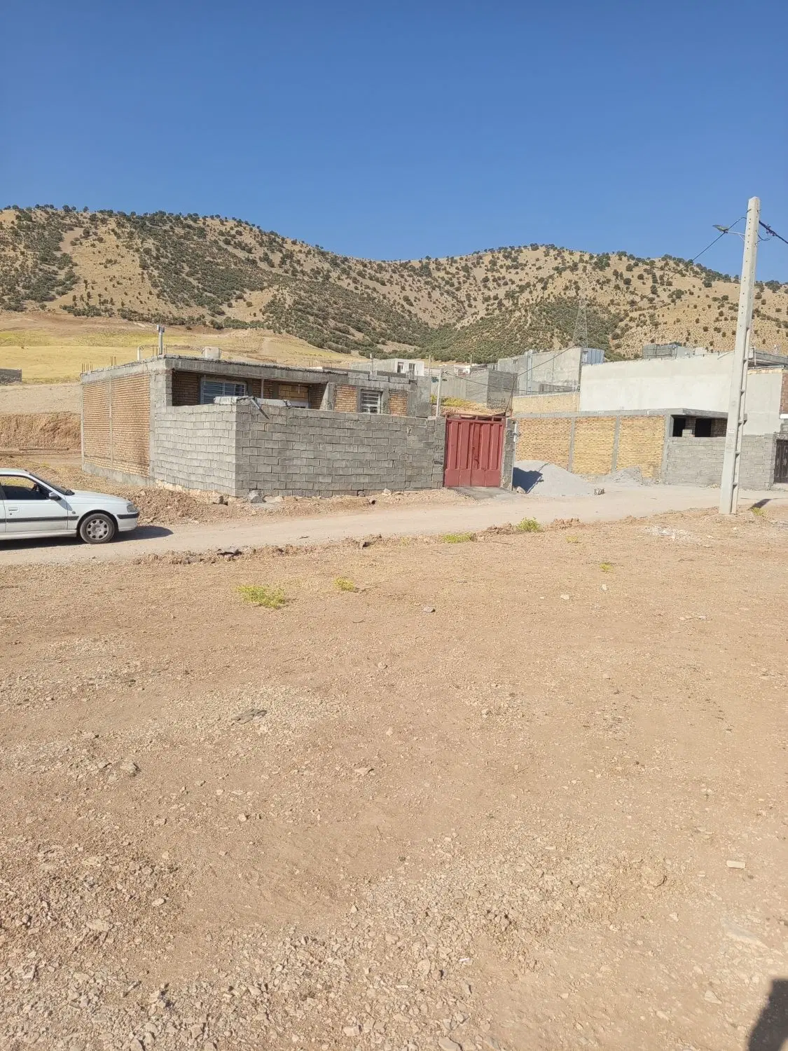 زمین 180 متری