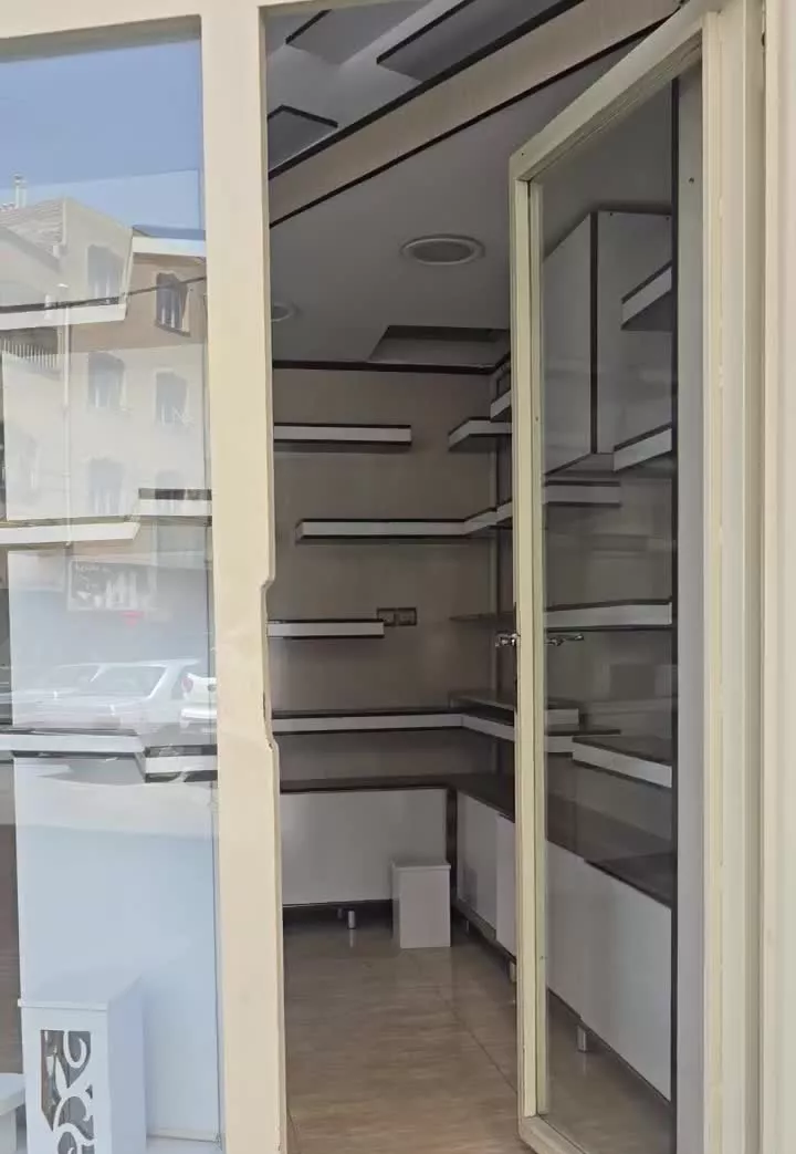 اجاره مغازه به متراژ ۱۷ متر