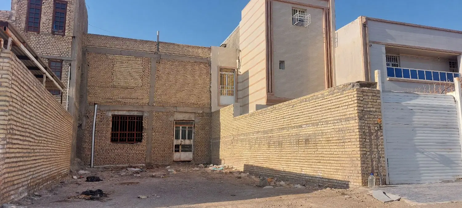 خانه نیمه کاره در شهرک ایرانمهر