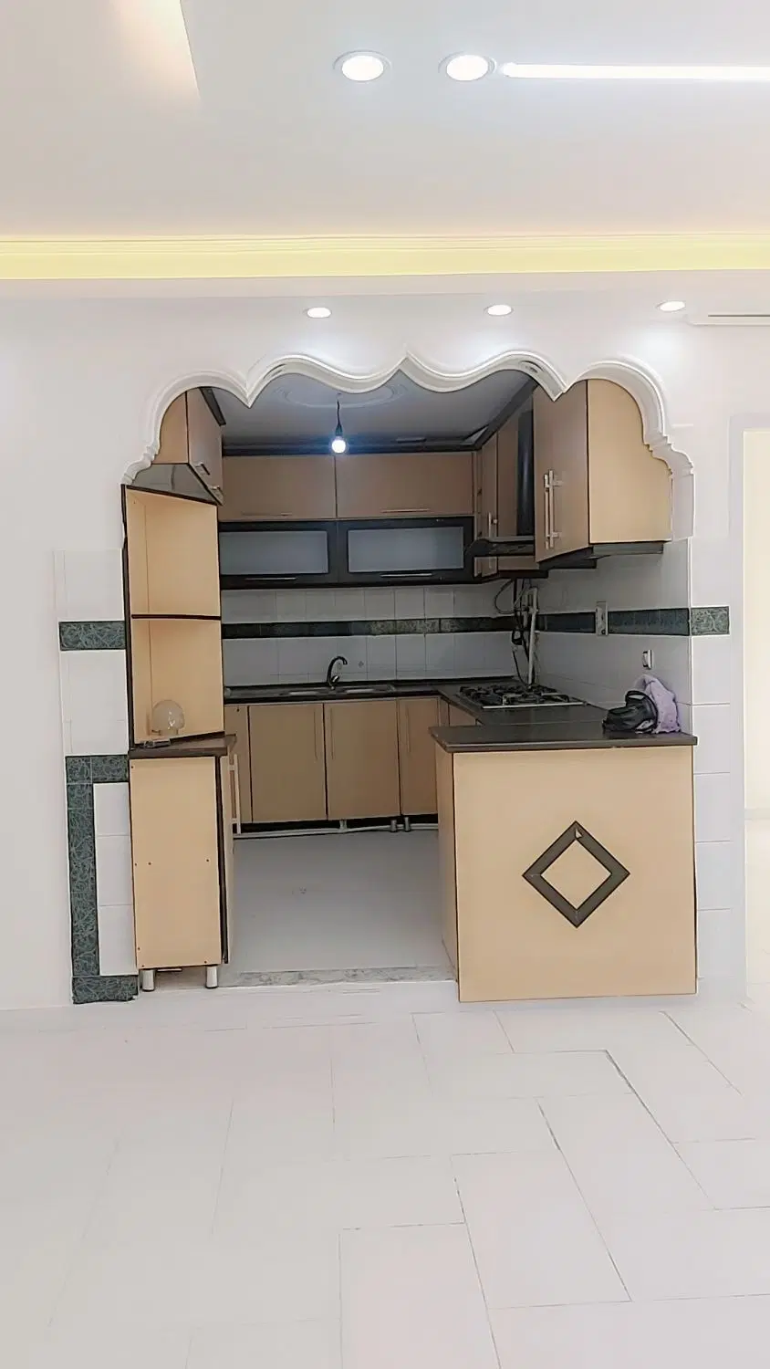 فروش فوری آپارتمان ۷۰متری رو به نما