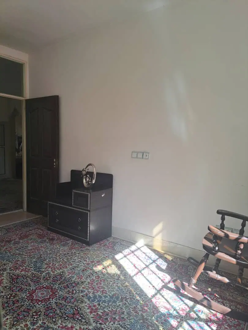 ۳خوابه درب از حیاط ویلایی