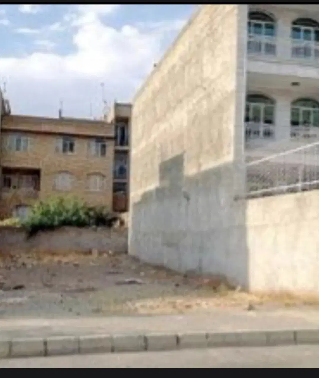 ۲۰۰ متر زمین مسکونی