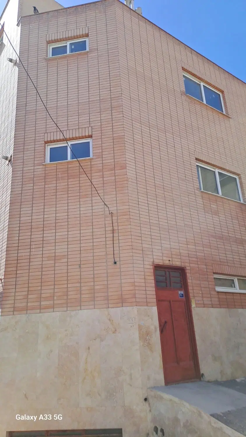 چهارباغ پائین چهارواحد سوئید آپارتمان درچهارطبقه