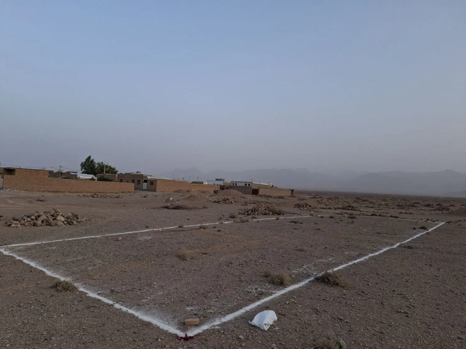 زمین عقدا