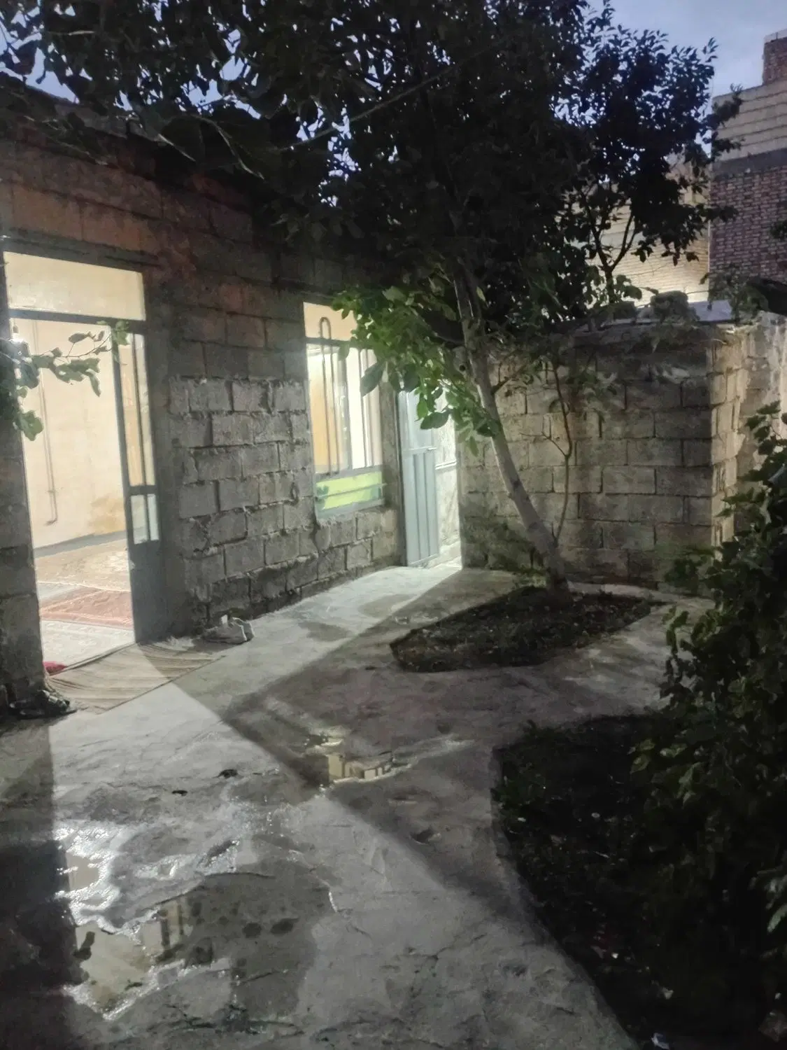 به اجاره داده میشود