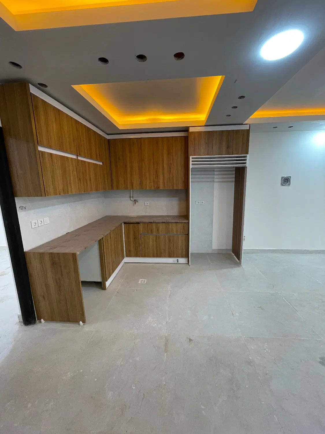فروش واحد140متری تک واحدی نوساز تاپ لوکیشن لاله ها