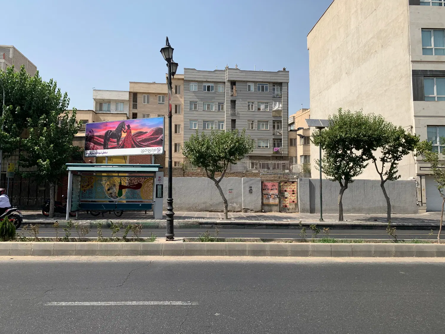 جمهوری بر خیابان اصلی ۶۱۴ متر زمین