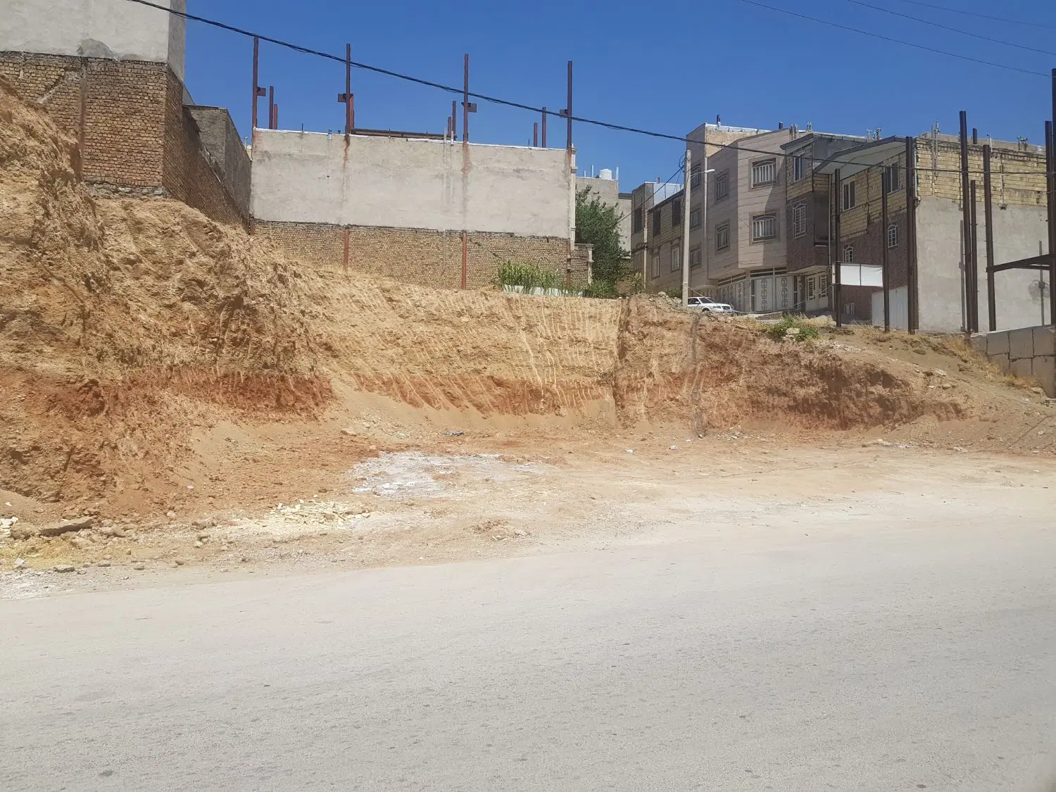 زمین طلایی  440 متری  نبش بسیج 2 ( 60 متری )