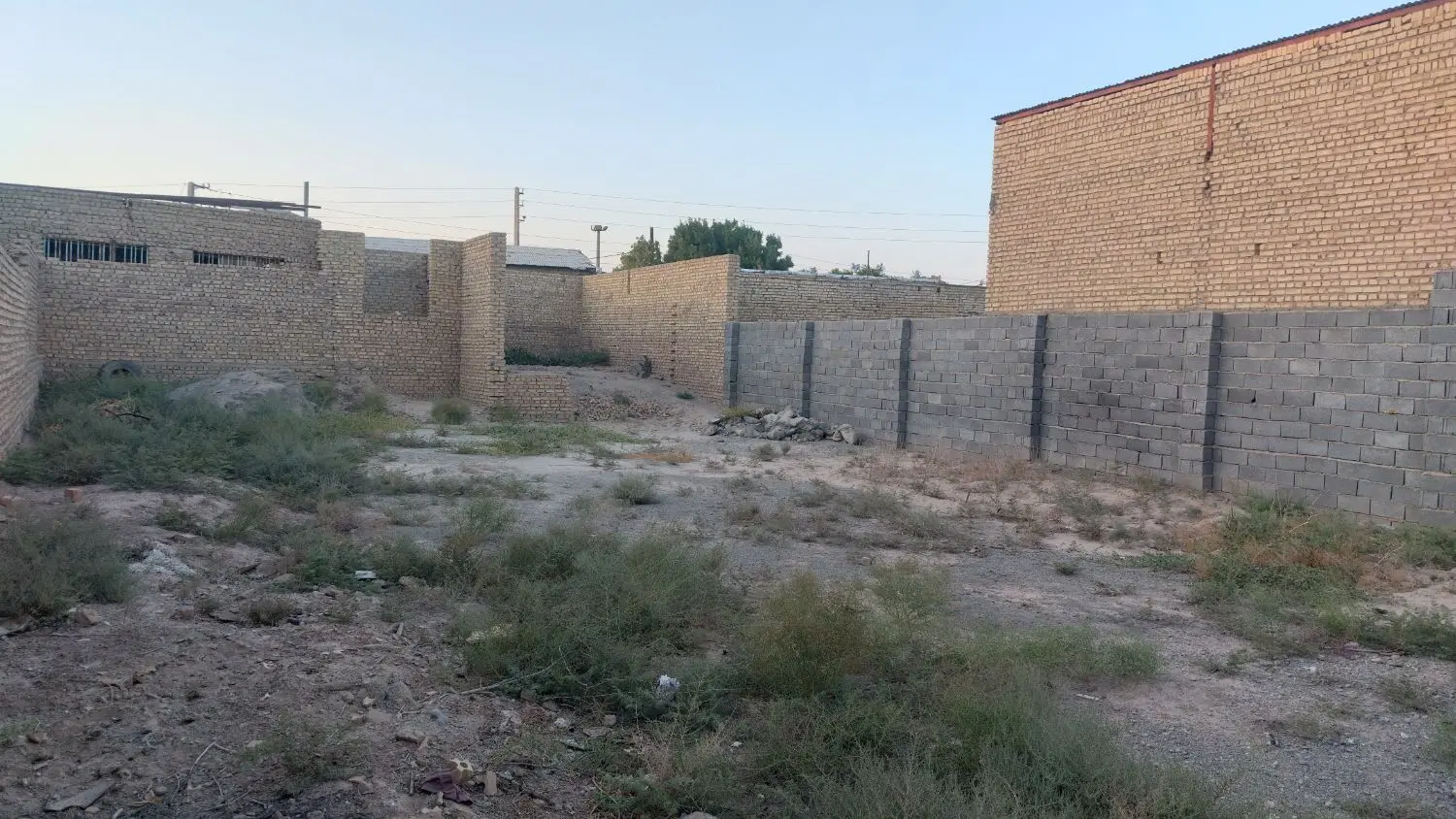 زمین مسکونی چهاردیواری حصارقاضی