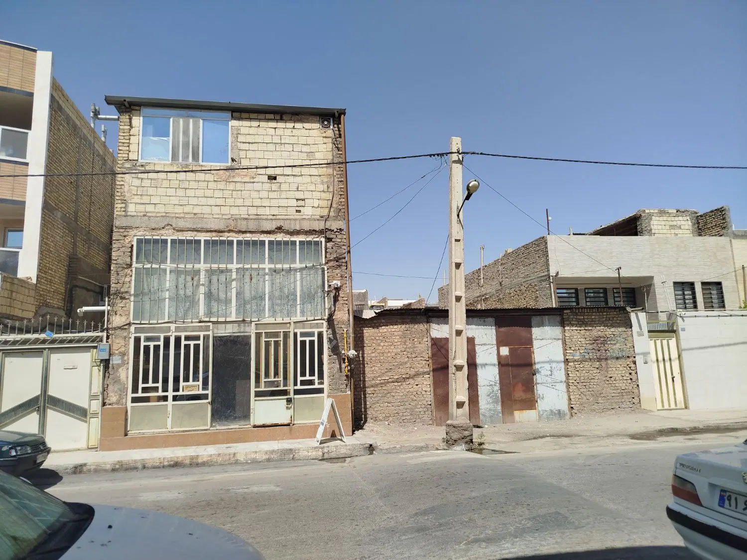 اجاره زیرزمین ورودی مشترک