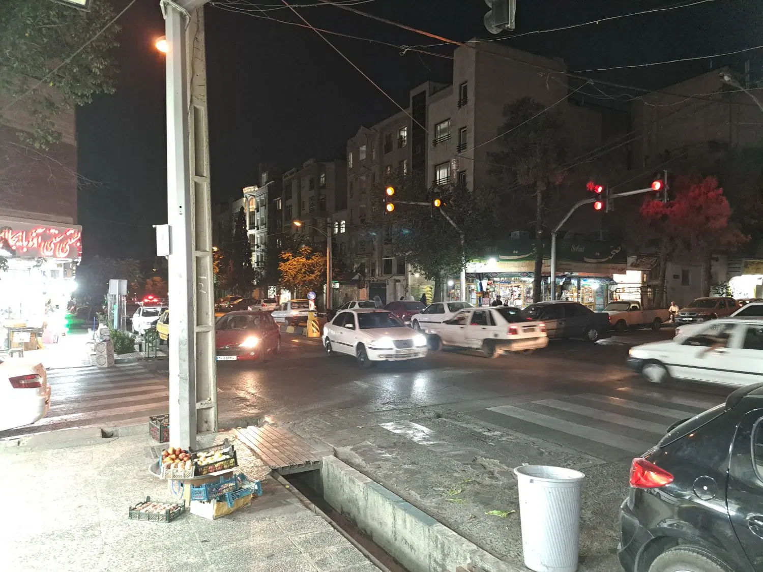 اجاره مغازه جهت هر گونه مشاغل خ اصلی ( سر نبش )