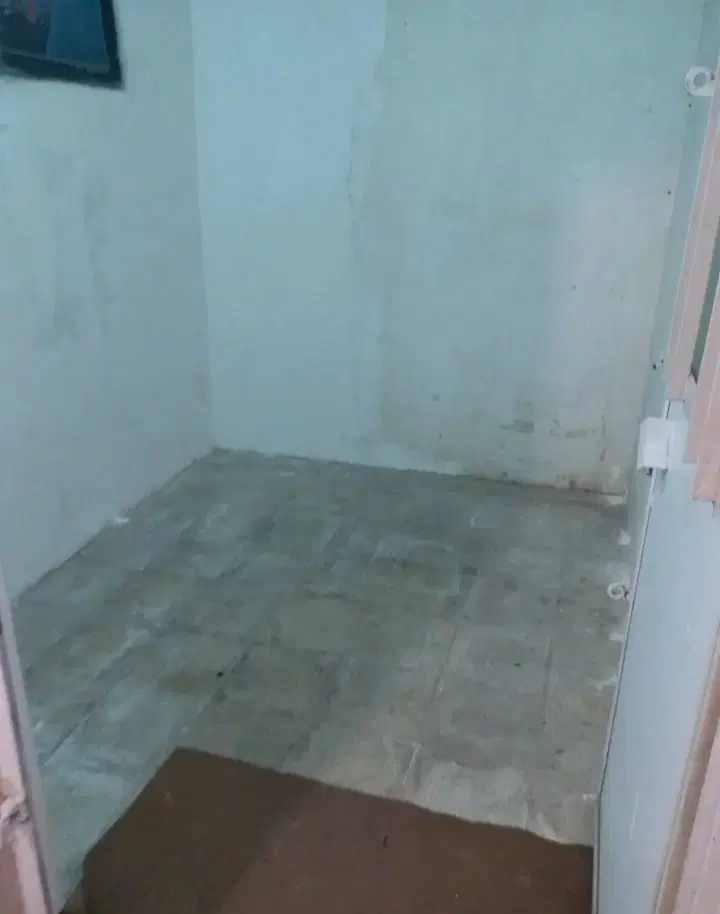 ۸ متر انباری در بر خیابان کارون شمالی