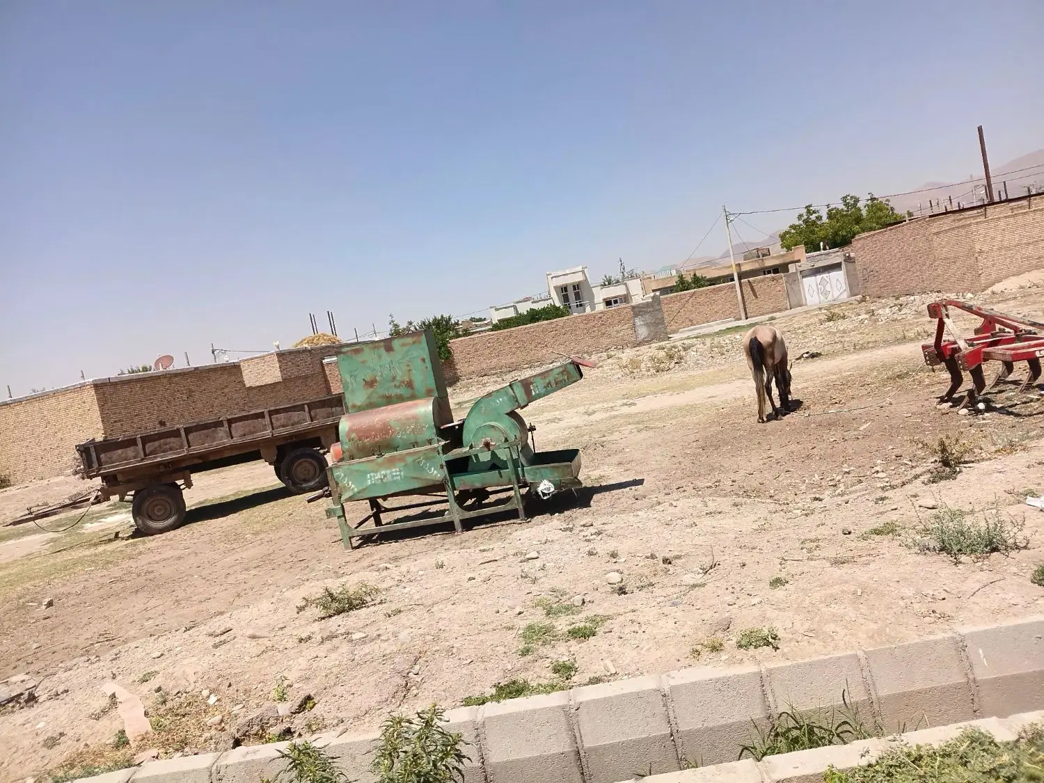زمین مسکونی