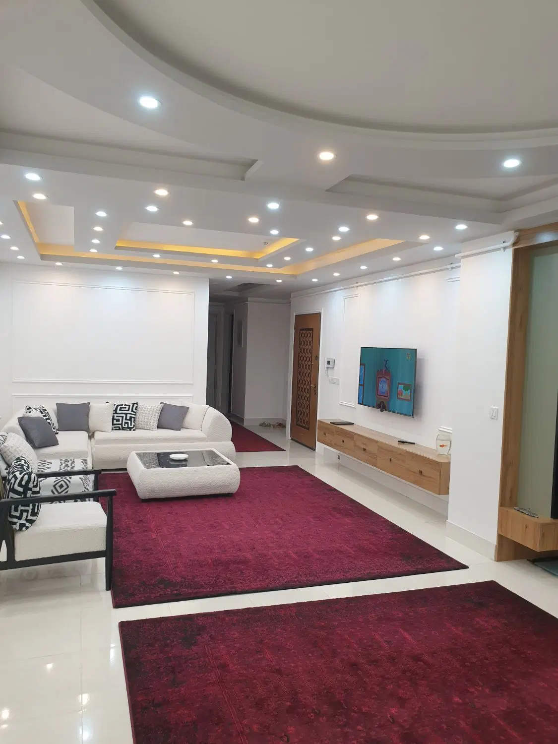 واحد اپارتمان ۱۴۰ متری