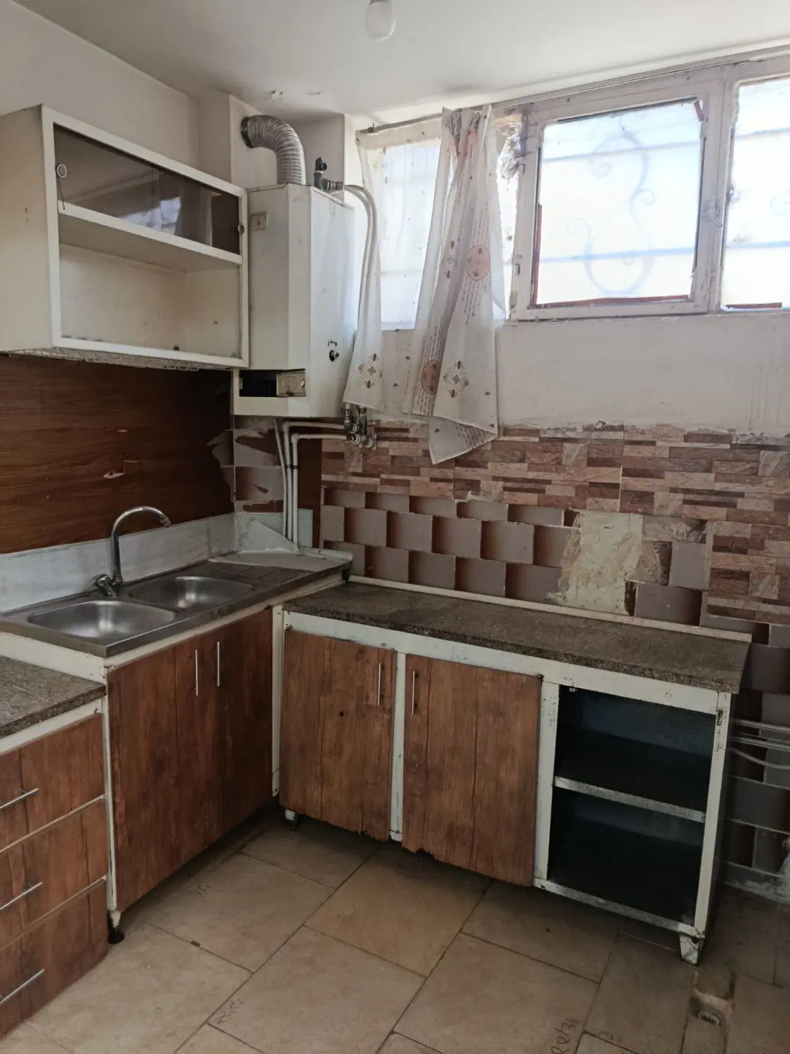 دربست رهنی حاشیه خیابان آوینی 31گلشهر
