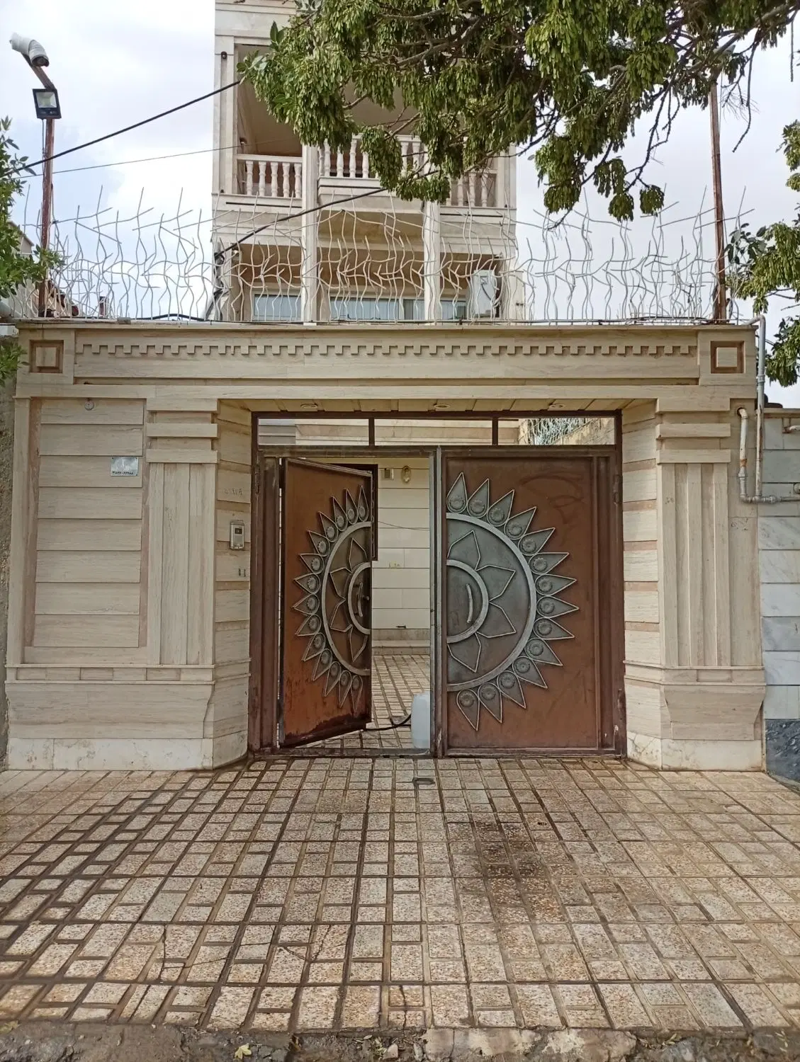 فروش خانه ویلایی سه طبقه