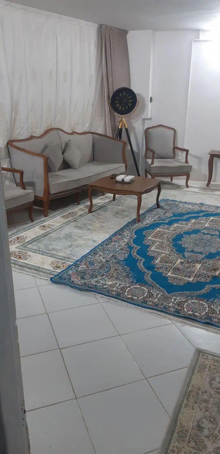 آپارتمان ۷۰ متری تمیز