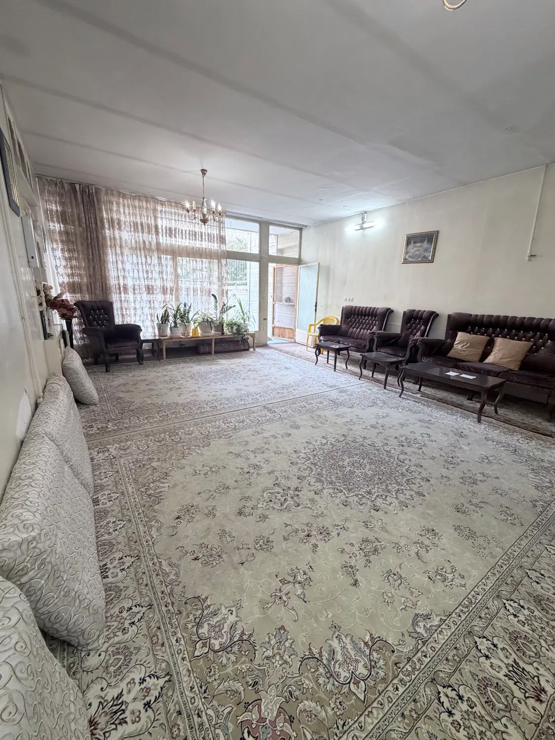 منزل ویلایی با لوکیشن عالی خیابان تالار