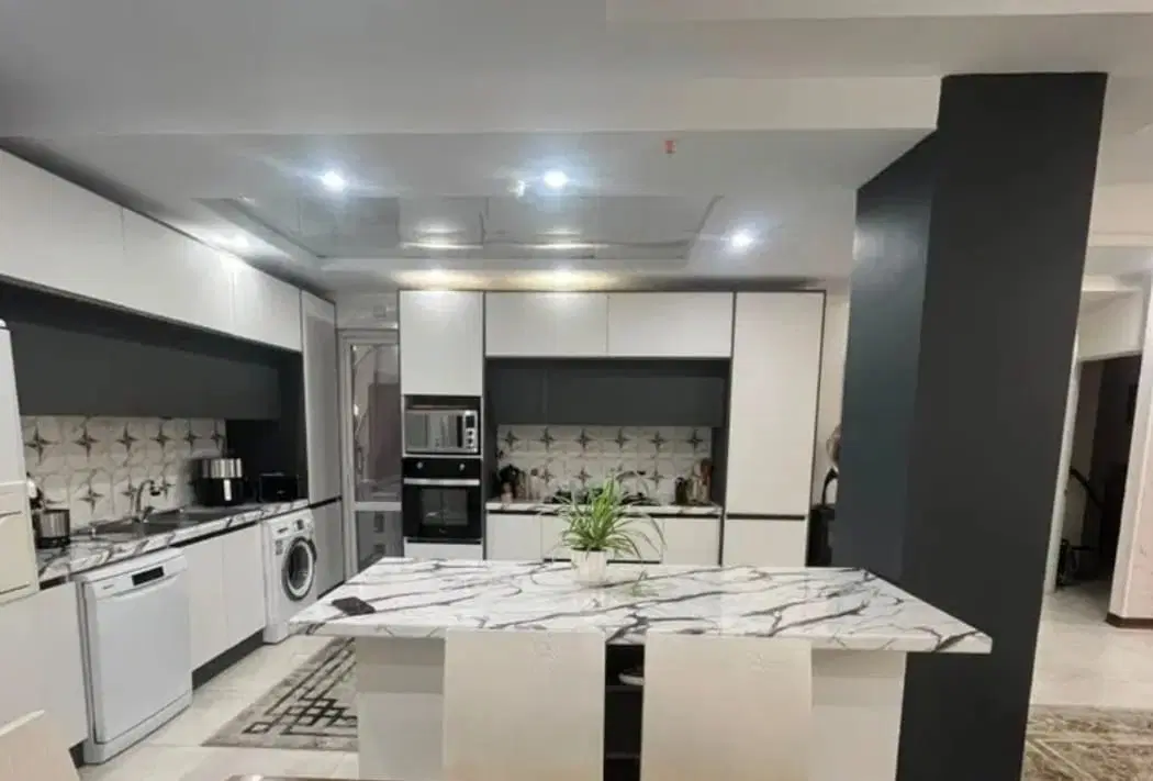۱۴۷متری در لاله ها