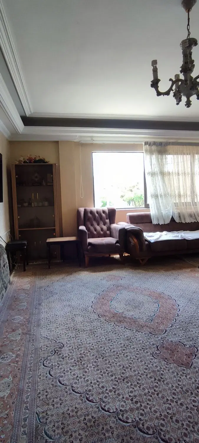۱۰۴ متر دو نبش نور و افتابگیری عالی بسیار خوش نقشه