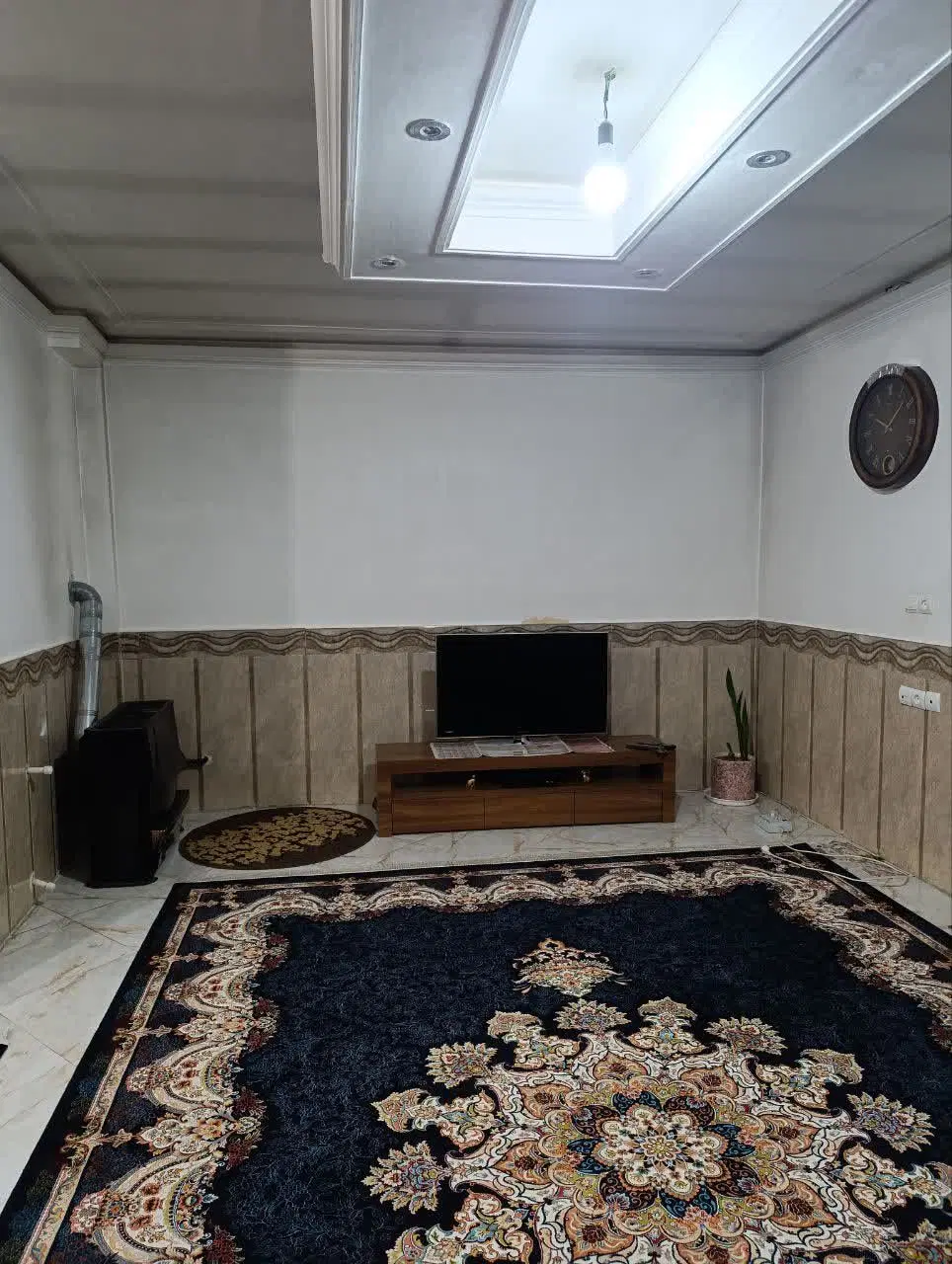 اجاره و رهن یک واحد 80متری تک واحدی طبقه سوم