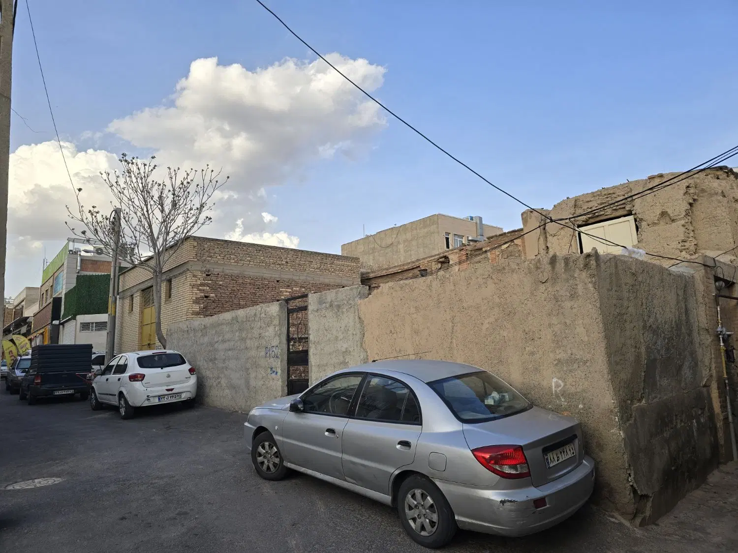 زمین کلنگی بازار (میدان شهدا)